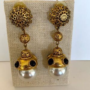 Beautiful Vintage dangling earrings.  Perfect condition.